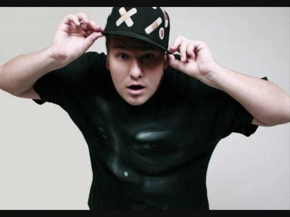 T-pain - Motivated (feat. Jimmy Cena) [Prod by Young Fyre]