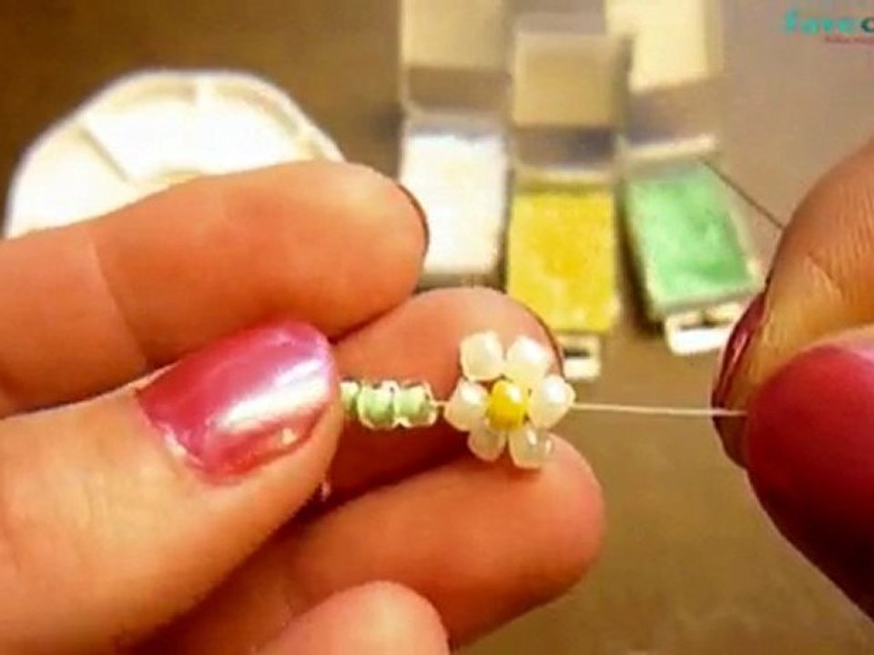 How to Make a Daisy Chain Bracelet