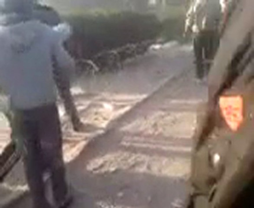 Tunisie Kasserine Armée protège manifestants 11 January 2011