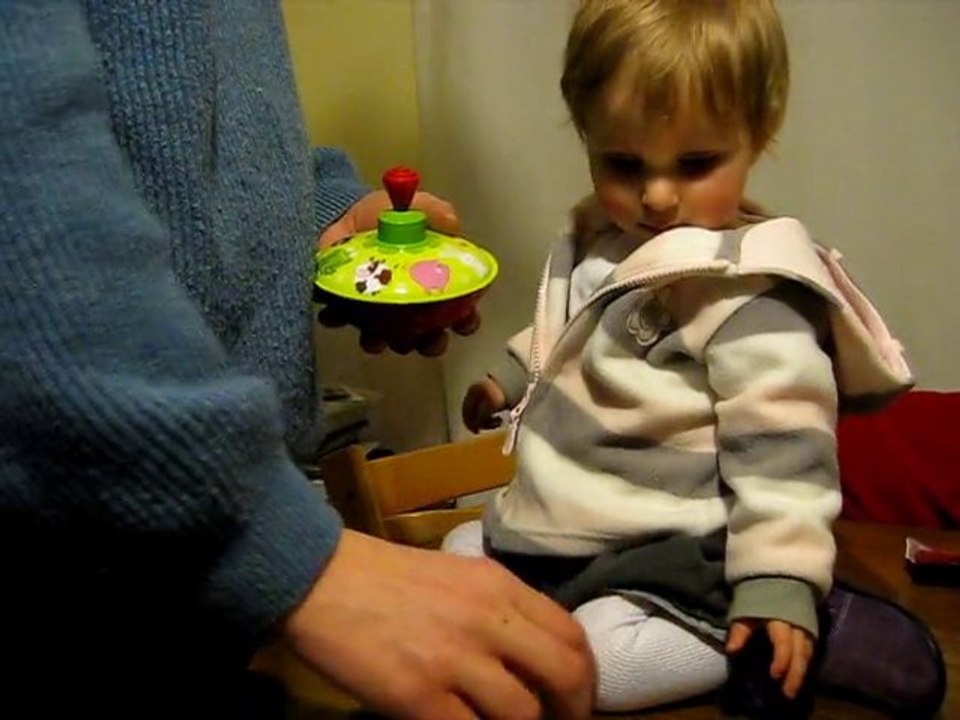 27/12/10 : merci père noël passé chez marraine :)