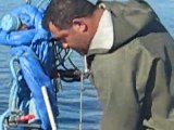 tuncay kaptan'ın tekneyle açık denizde barbun ağı kaldırması