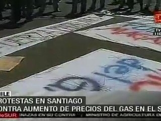 Protestan en Chile contra el aumento en el precio del gas