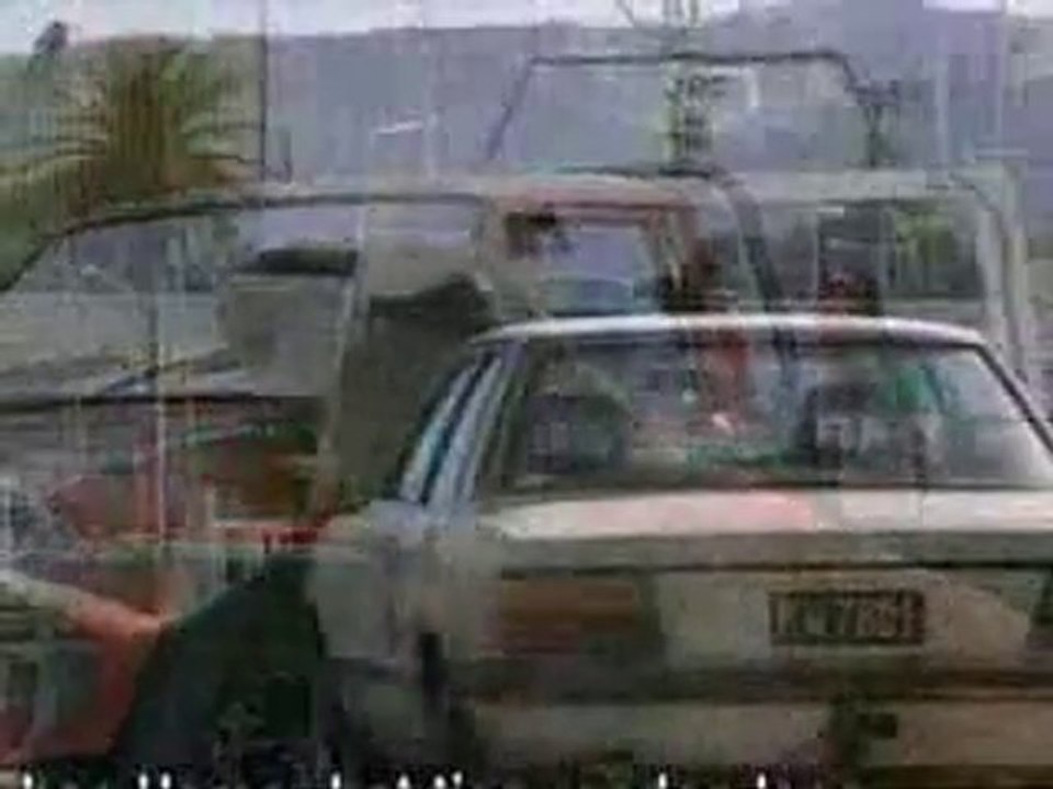 en komik trafik kazaları izle_ en komik trafik kazaları videosu