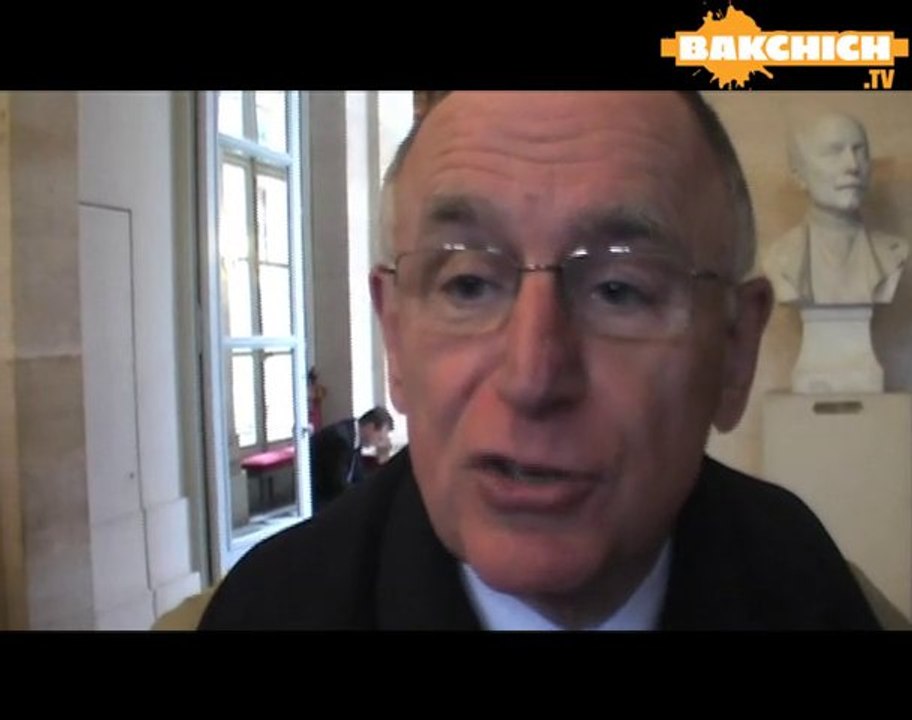 Les députés tirent leur chapeau à Bakchich Hebdo