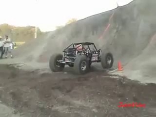 Dune buggy impazzita dopo il salto