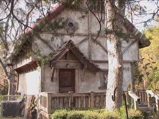Des maisons à base de matériaux recyclés