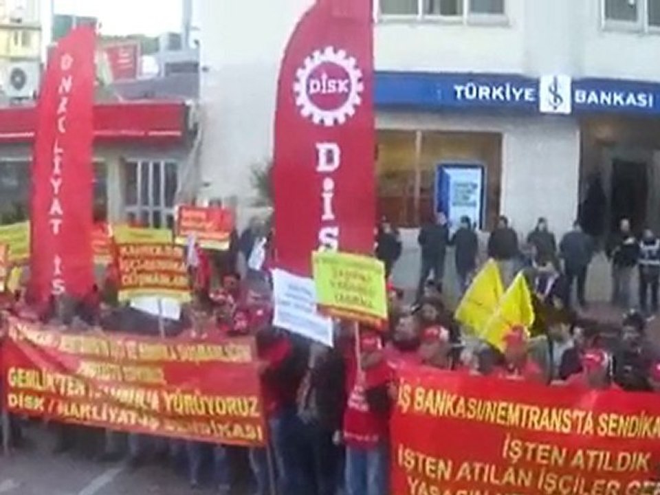 DİSK/ NAKLİYAT İŞ SENDİKASI İŞÇİLERİNİN  YALOVA'DA EYLEMİ