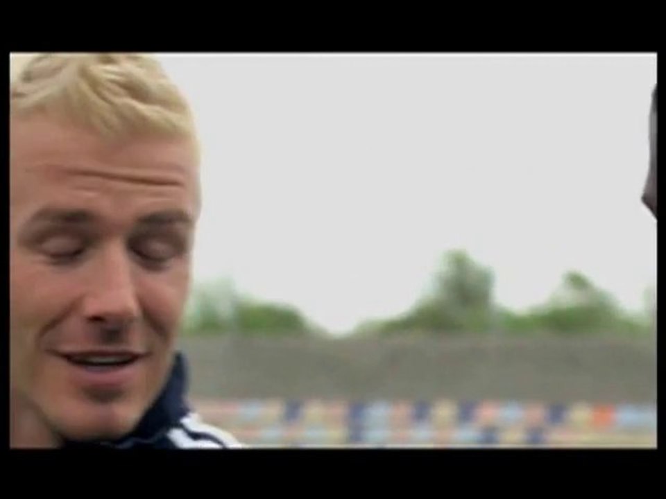 D. Beckham & R. Bush: Football contre football américain