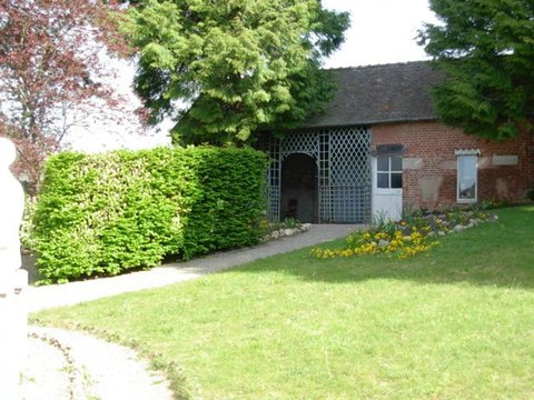 Lisieux -Les buissonnets , jardin de Ste Thérèse