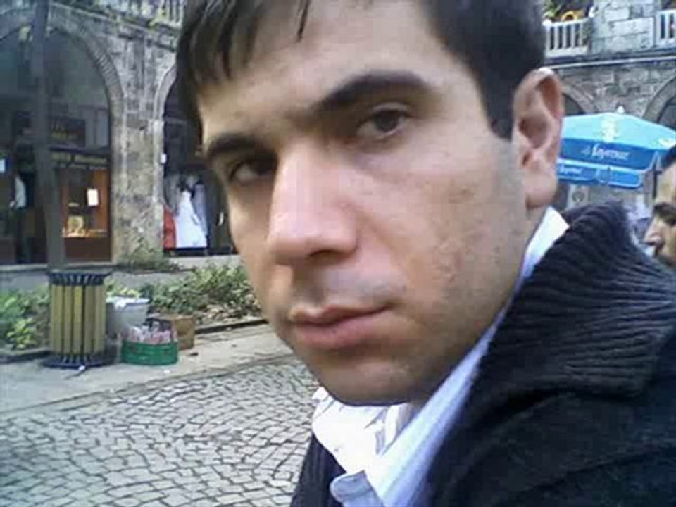 müslüm gürses küskünüm .....