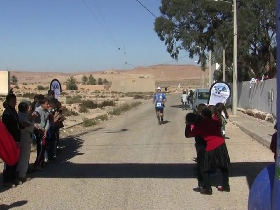 Tataouine 2010, haie d'honneur.