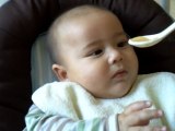 Lucas 5 mois cuillère
