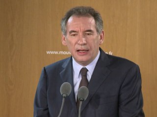 François Bayrou: "Priorité à la préservation de la vie des otages"