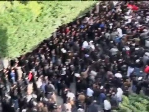 Holiday Britons evacuated from Tunisia