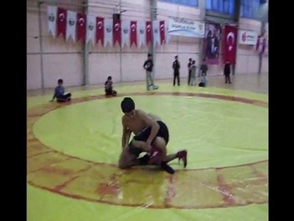 ALAPLI AKTİF SPOR GÜREŞÇİLERi