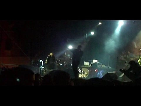 Delafé y Las Flores Azules en el Cuartel de Artilleria