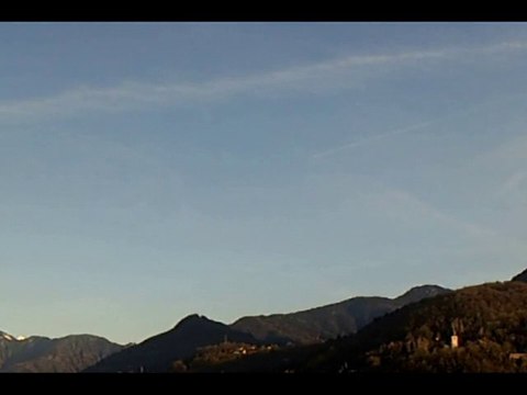 SAVOIE, TRAINEES de CONDENSATION d'avion de ligne