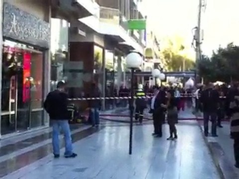 Πυρκαγιά σε εμπορικό κέντρο στη Γλυφάδα -3-