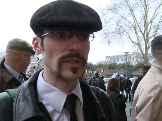 Congrès FN: arrivée des Le Pen et de Gollnisch