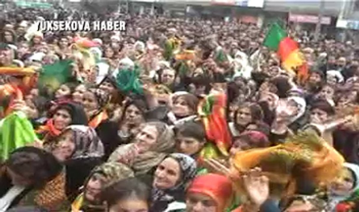 'Dimdik ayakta duracağız'