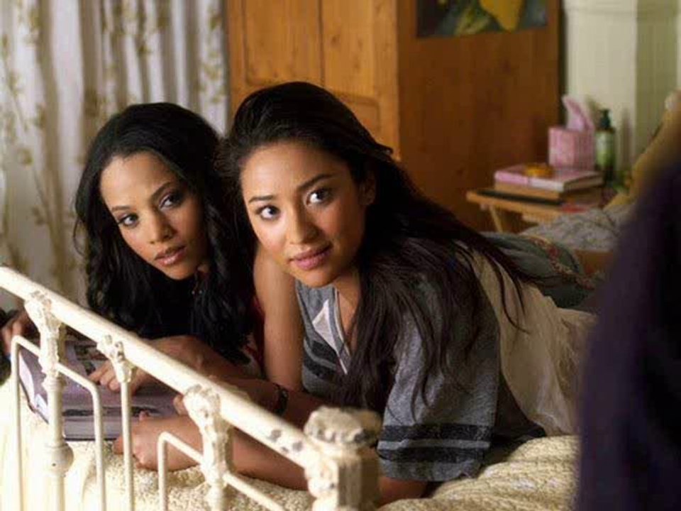 Watch - Pretty Little Liars E13 -  S01 Full Episodes