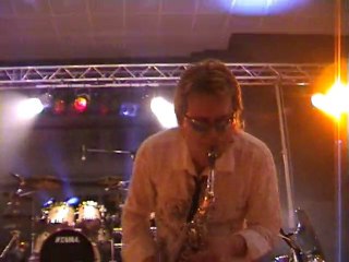 Saxophone player Eric DULLE plays "Every breath you take"