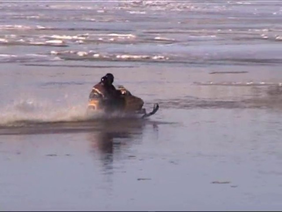 SKI-DOO  sur l'eau
