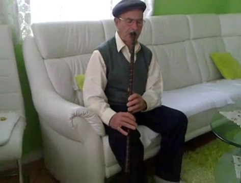 Durmuş amcadan kaval ziyafeti