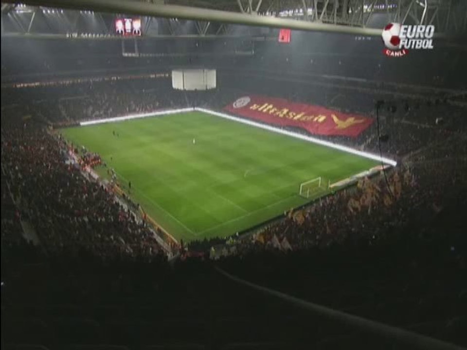 Aslantepe'nin ilk pankart ve 3'lü sovu