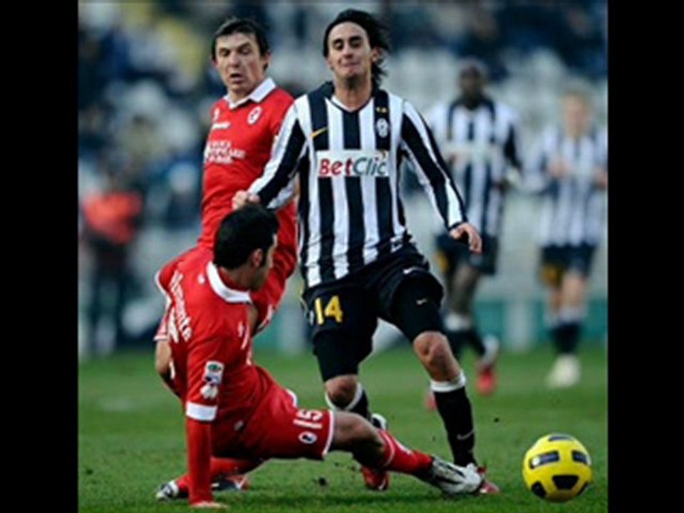 Juventus 2-1 Bari Del Piero free-kick, Aquilani great-strike