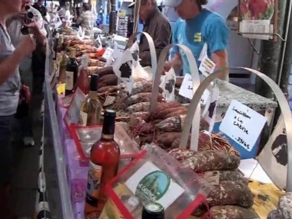 DANS LES RUES D'ANTIBES -  Le Marché Provençal