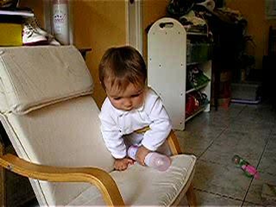 Sarah est debout le 1er août 2006 - 02