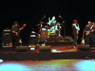 Whole lotta shaking... 01