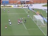 Roberto Carlos segna da calcio d'angolo