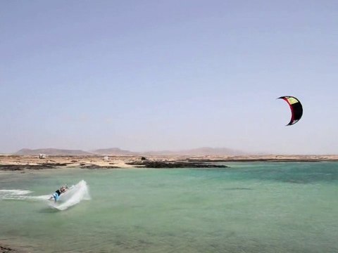 Kitesurf : Tom Court - kiteboarding 2010