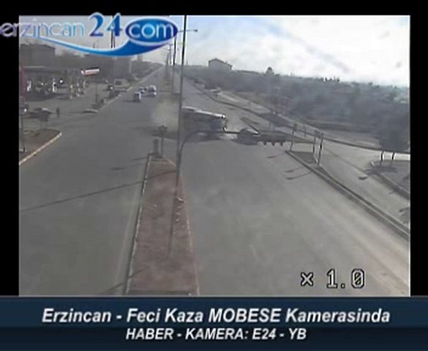 erzincan Korkunç Kaza Mobese Kameralarına Yansıdı