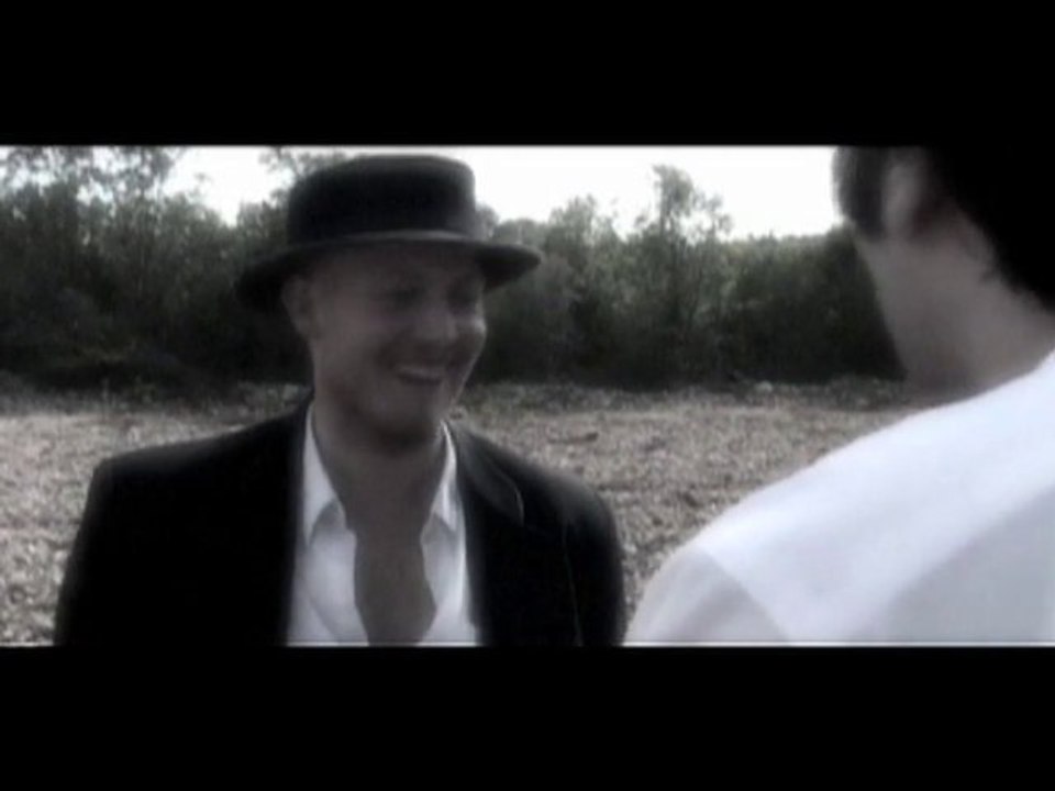 Dolly Off Extrait 2011