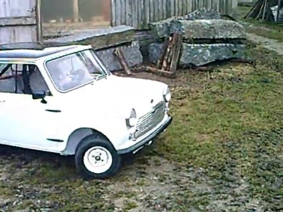 Sortie de grange de la Mini Mk2 de 1969 de JMB