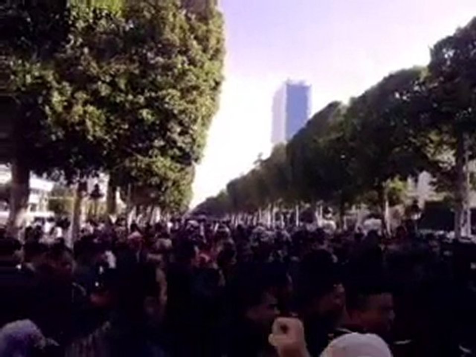 °TUNISIE° MANIF A TUNIS 17/01/2011