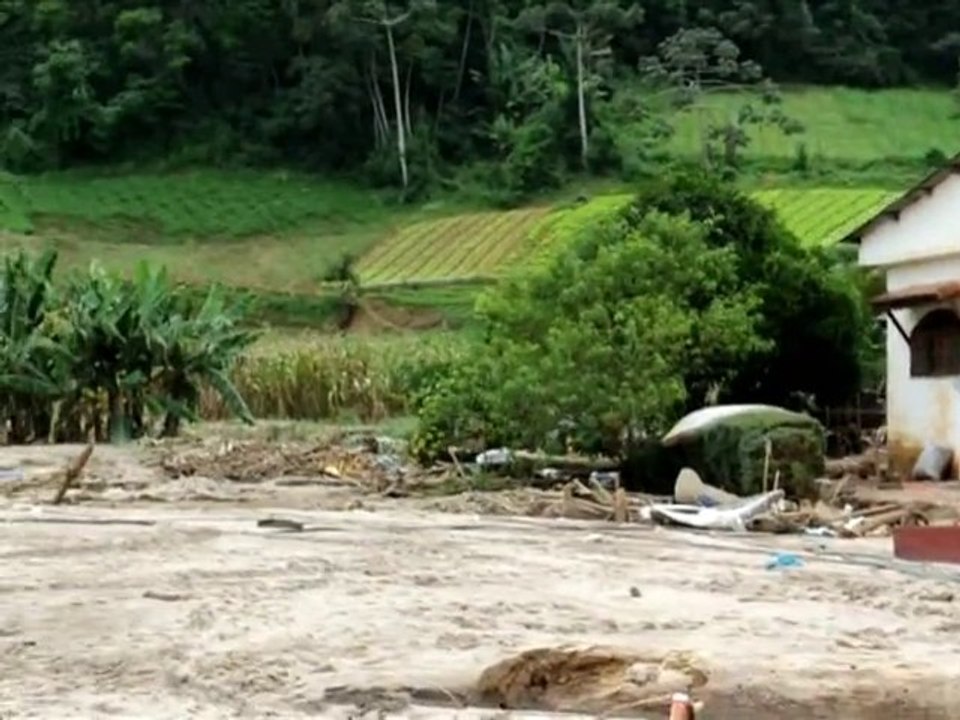 Brazil flood death toll keeps climbing