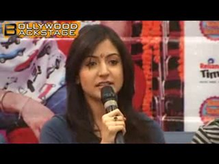 Anushka dating Ranveer yet AGAIN !