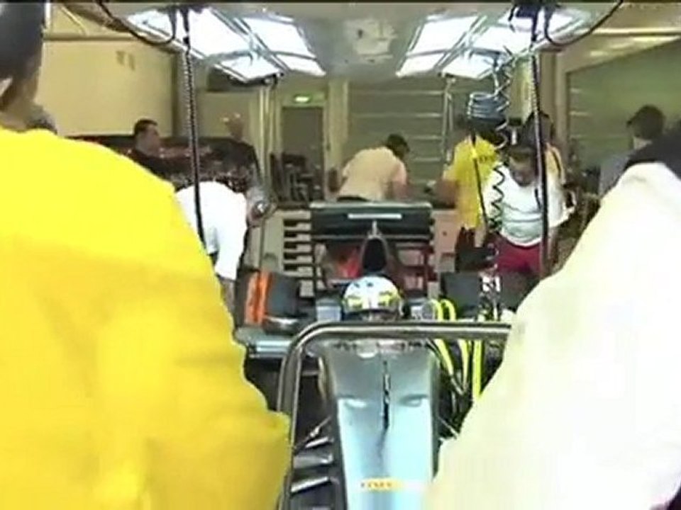 [www.f1talks.pl] Pirelli wet tyre test in Abu Dhabi