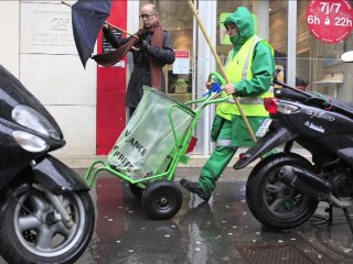 Dans la peau d'un éboueur à l'atelier du cloître Saint-Merri