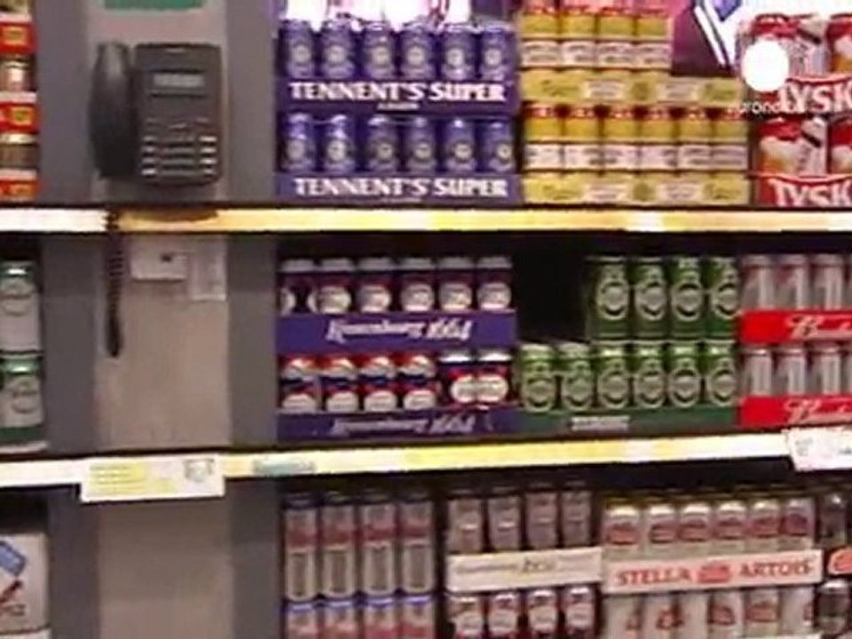 Gran Bretagna: alcol più caro contro il "binge drinking"