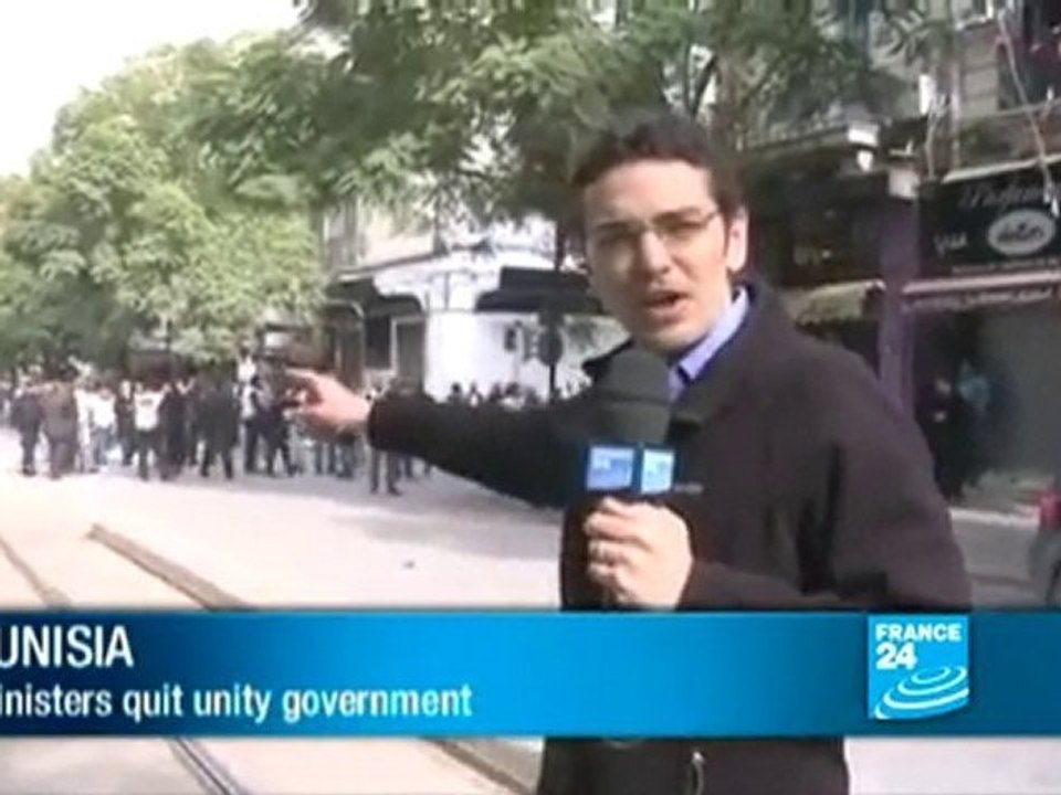 Ministers quit Tunisia unity govt as protests continue