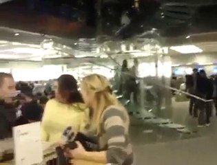 Newyork Apple Store'da Ankaralı Namık Rüzgarı =)