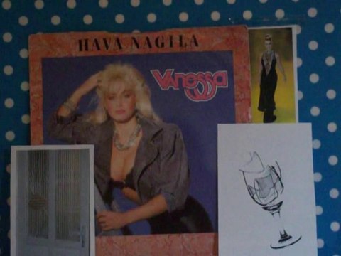 Connie Breukhoven Als Vanessa - Hava Nagila & Broken Glass