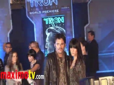 TRON: LEGACY World Premiere Olivia Wilde - Joe Jonas