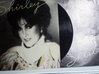 Shirley Zwerus - 1e Liefde Vergeet Je Nooit