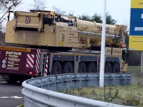 Terex Demag AC350 DUFOUR et convoi sur rond-point